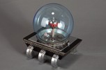 Art Deco Japanese ”Fishbowl” Clock with Swimming Goldfish